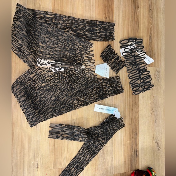 Worn once - Picture 2 of 4